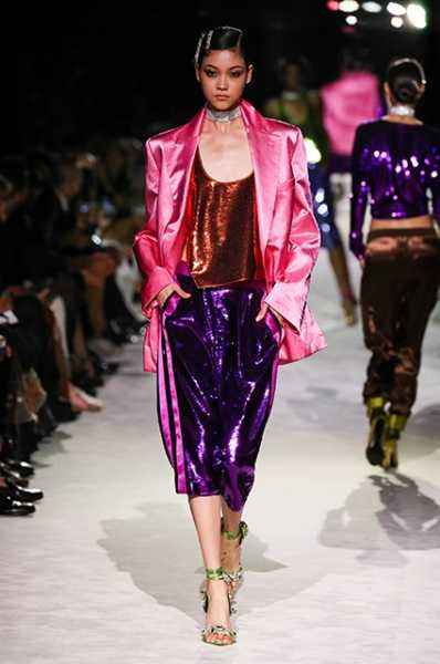 Неделя моды в Нью-Йорке: Джулианна Мур, Джиджи Хадид, Джоан Смоллс и другие на показе Tom Ford