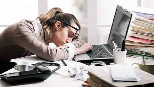 Чувство усталости в середине рабочего дня является нормальной реакцией организма